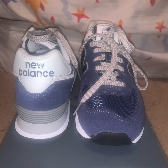 New balance shoes ! - Picture 3 of 4